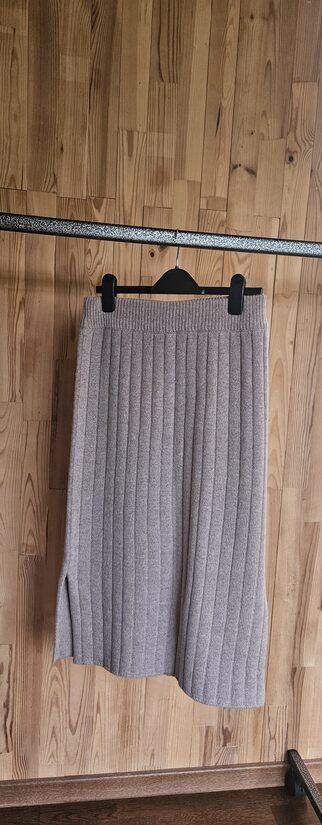 70% MERINO 30 % KAŠMIRA SVĀRKI GAIŠI BRŪNI PRIMADONNA